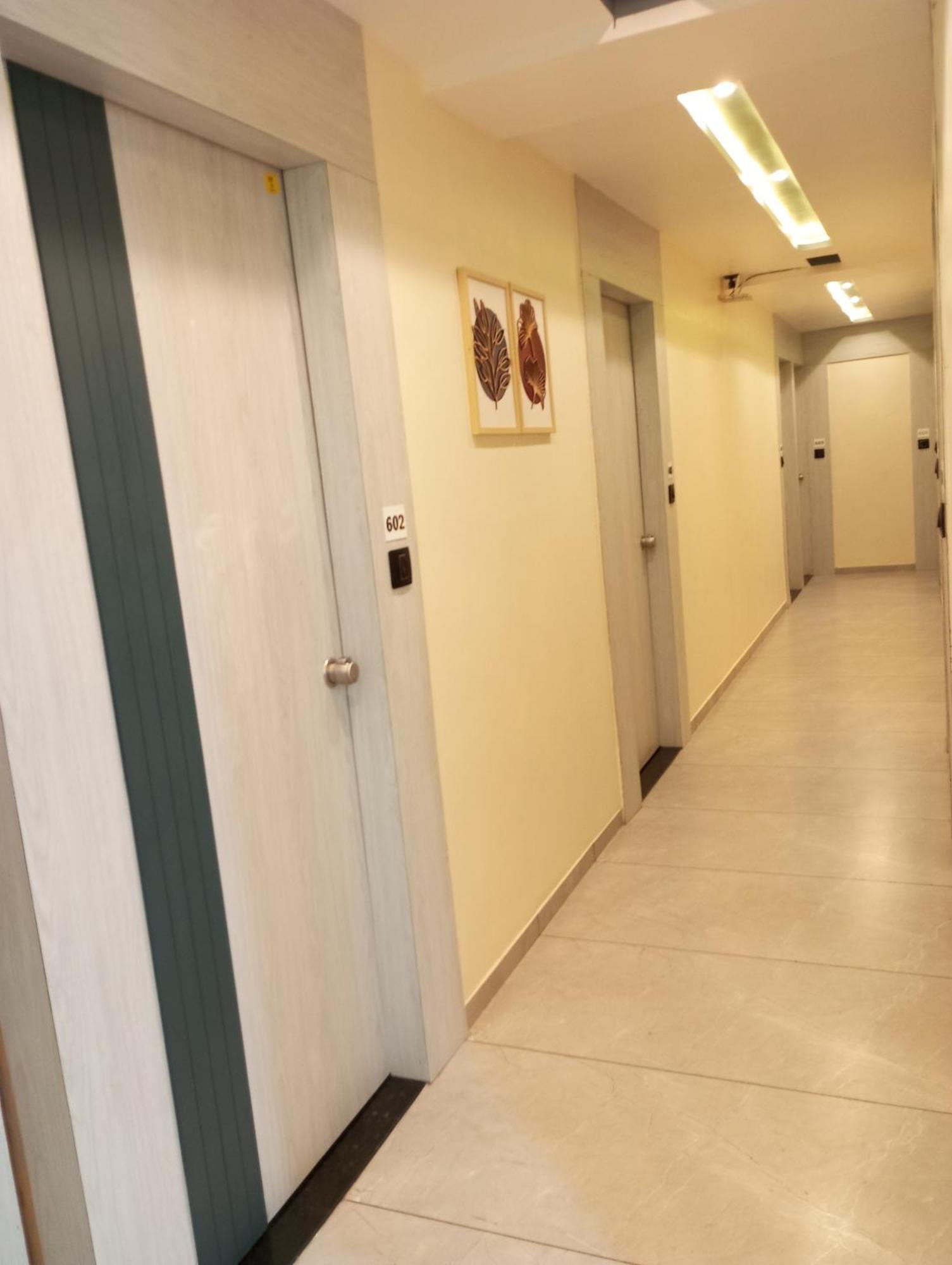 Hotel R K Villa 아흐메다바드 외부 사진
